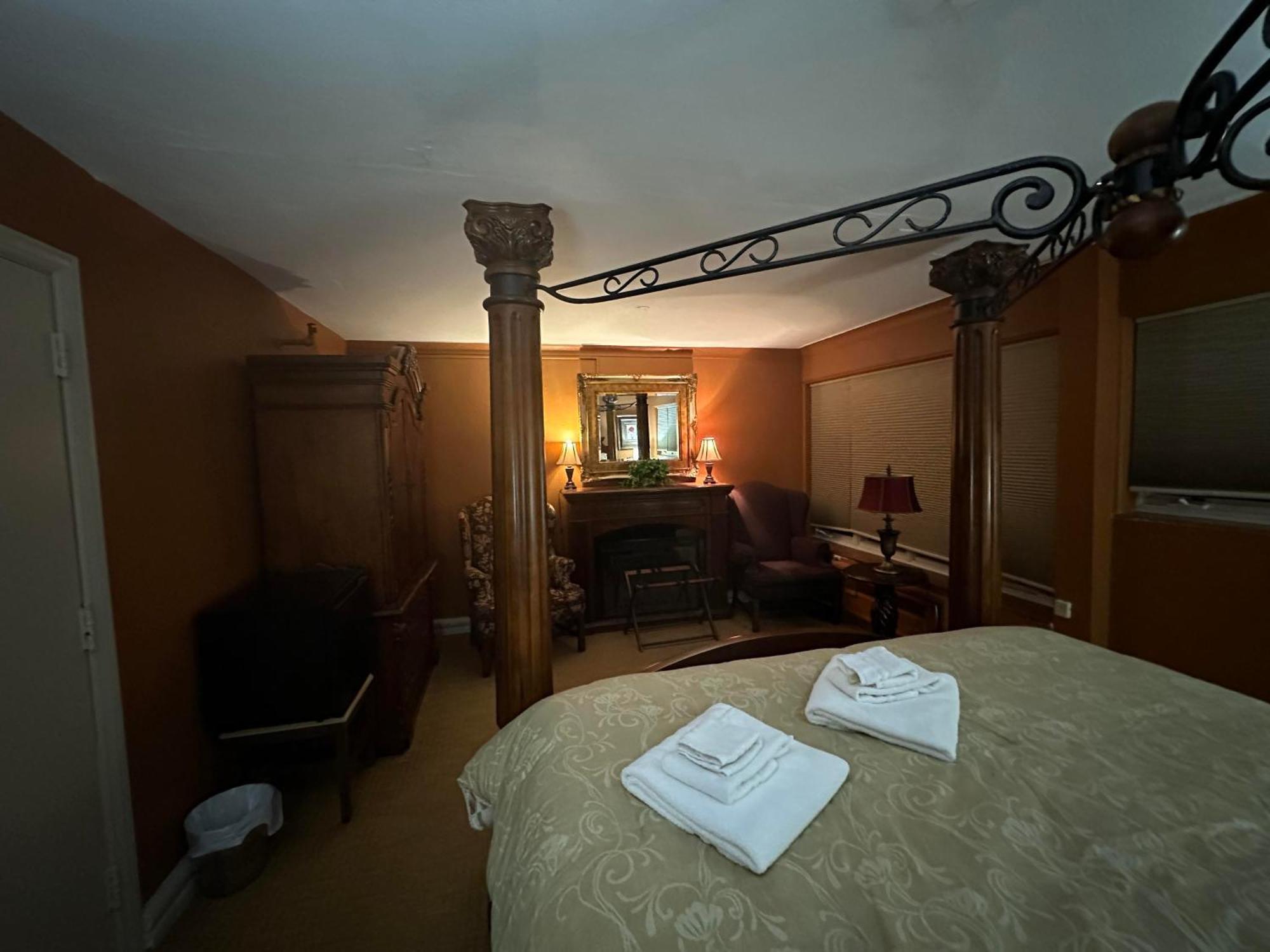 The Oaks B&B Hotel And Spiritual Center Jamestown Exterior foto